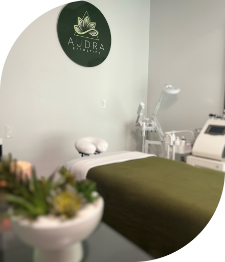 Audra Esthetics Spa - Beauty Center Specialists in facial services, massages, manicures, pedicures, and more. We make you feel beautiful every day, ensuring satisfaction with our services.